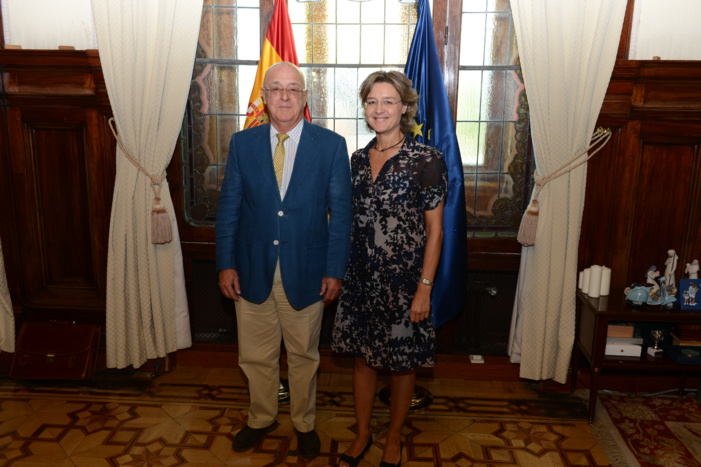 NOTA DE PRENSA: FERAGUA TRASLADA A LA MINISTRA DE AGRICULTURA LAS PREOCUPACIONES DEL REGADÍO ANDALUZ NOTA DE PRENSA: FERAGUA TRASLADA A LA MINISTRA DE AGRICULTURA LAS PREOCUPACIONES DEL REGADÍO ANDALUZ