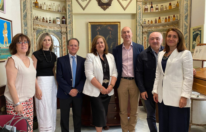 Nota de prensa - Los farmacéuticos de Cádiz mejoran sus conocimientos para favorecer la detección precoz del Alzheimer, cuya prevalencia ha aumentado un 64% en Andalucía Nota de prensa - Los farmacéuticos de Cádiz mejoran sus conocimientos para favorecer la detección precoz del Alzheimer, cuya prevalencia ha aumentado un 64% en Andalucía