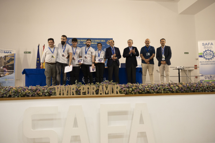 NOTA DE PRENSA: UN PROYECTO DE ALUMNOS DE FP DE SAFA ANDÚJAR CONSIGUE EL SEGUNDO PREMIO DE LA VII FERIA DEL EMPRENDIMIENTO NOTA DE PRENSA: UN PROYECTO DE ALUMNOS DE FP DE SAFA ANDÚJAR CONSIGUE EL SEGUNDO PREMIO DE LA VII FERIA DEL EMPRENDIMIENTO