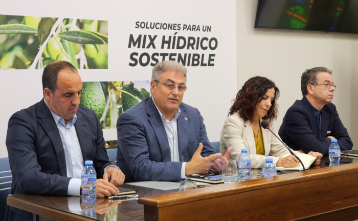 NOTA DE PRENSA: LAS AGUAS SUBTERRÁNEAS PERDERÁN PESO EN EL REGADIO DE TODO EL LITORAL MEDITERRÁNEO, DONDE PASARÁN A REPRESENTAR EL 31% DE LOS RECURSOS HÍDRICOS TOTALES, FRENTE AL 41% ACTUAL NOTA DE PRENSA: LAS AGUAS SUBTERRÁNEAS PERDERÁN PESO EN EL REGADIO DE TODO EL LITORAL MEDITERRÁNEO, DONDE PASARÁN A REPRESENTAR EL 31% DE LOS RECURSOS HÍDRICOS TOTALES, FRENTE AL 41% ACTUAL