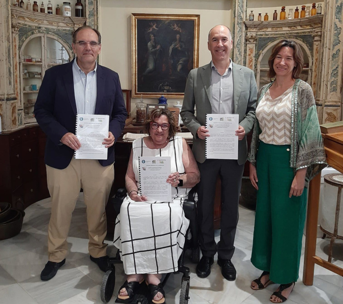Nota de prensa - Las farmacias de Cádiz renuevan su compromiso con las personas con lupus, a las que entregarán lotes de protección solar a precio muy reducido Nota de prensa - Las farmacias de Cádiz renuevan su compromiso con las personas con lupus, a las que entregarán lotes de protección solar a precio muy reducido