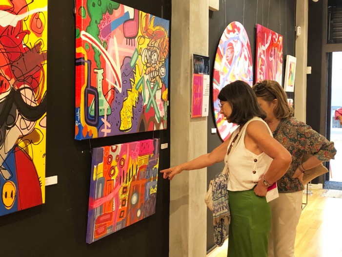 CULTURA/EXPOSICIÓN: Siete artistas llevan los colores del verano a la exposición colectiva “Play Art” de Espacio EXZéntrico