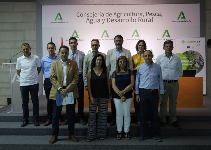 NOTA DE PRENSA: LAS AGUAS REGENERADAS PUEDEN UTILIZARSE PARA EL RIEGO DEL OLIVAR CON PLENA SEGURIDAD PARA LA SALUD HUMANA Y AMBIENTAL Y CON PLENO CUMPLIMIENTO DE LA NORMATIVA EUROPEA NOTA DE PRENSA: LAS AGUAS REGENERADAS PUEDEN UTILIZARSE PARA EL RIEGO DEL OLIVAR CON PLENA SEGURIDAD PARA LA SALUD HUMANA Y AMBIENTAL Y CON PLENO CUMPLIMIENTO DE LA NORMATIVA EUROPEA