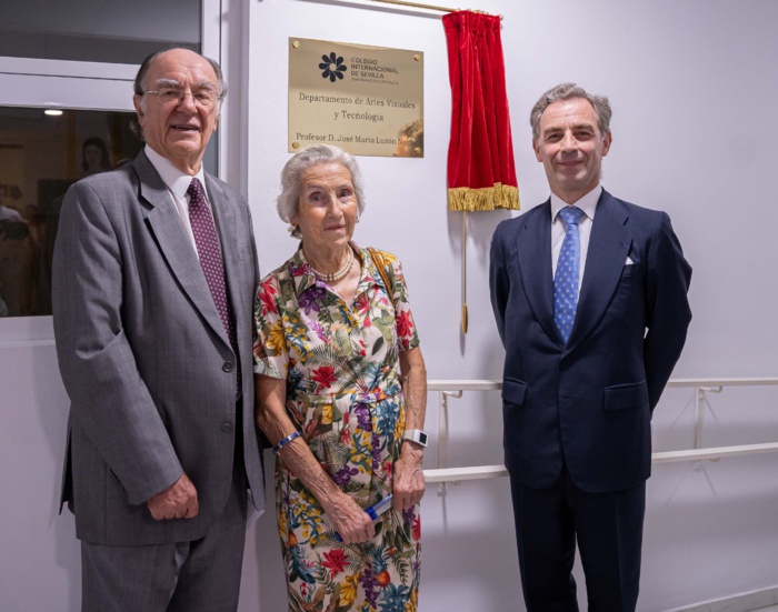 NOTA DE PRENSA: EL COLEGIO INTERNACIONAL DE SEVILLA - SAN FRANCISCO DE PAULA NOMBRA SU DEPARTAMENTO DE ARTES VISUALES Y TECNOLOGÍA EN HONOR A SU ANTIGUO ALUMNO JOSÉ MARÍA LUZÓN NOGUÉ, EXDIRECTOR DEL MUSEO DEL PRADO NOTA DE PRENSA: EL COLEGIO INTERNACIONAL DE SEVILLA - SAN FRANCISCO DE PAULA NOMBRA SU DEPARTAMENTO DE ARTES VISUALES Y TECNOLOGÍA EN HONOR A SU ANTIGUO ALUMNO JOSÉ MARÍA LUZÓN NOGUÉ, EXDIRECTOR DEL MUSEO DEL PRADO