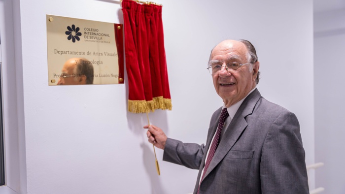 NOTA DE PRENSA: EL COLEGIO INTERNACIONAL DE SEVILLA - SAN FRANCISCO DE PAULA NOMBRA SU DEPARTAMENTO DE ARTES VISUALES Y TECNOLOGÍA EN HONOR A SU ANTIGUO ALUMNO JOSÉ MARÍA LUZÓN NOGUÉ, EXDIRECTOR DEL MUSEO DEL PRADO NOTA DE PRENSA: EL COLEGIO INTERNACIONAL DE SEVILLA - SAN FRANCISCO DE PAULA NOMBRA SU DEPARTAMENTO DE ARTES VISUALES Y TECNOLOGÍA EN HONOR A SU ANTIGUO ALUMNO JOSÉ MARÍA LUZÓN NOGUÉ, EXDIRECTOR DEL MUSEO DEL PRADO