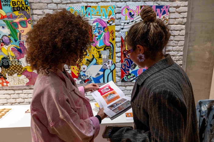 NOTA DE PRENSA/EXPOSICIÓN - Espacio EXZéntrico se llena de luz, color y alegría pop con la primera exposición de Waltey Colors en Sevilla NOTA DE PRENSA/EXPOSICIÓN - Espacio EXZéntrico se llena de luz, color y alegría pop con la primera exposición de Waltey Colors en Sevilla