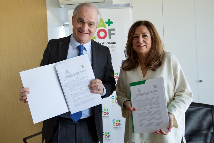 Nota de prensa - El CACOF y la Consejería de Desarrollo Educativo y Formación Profesional firman un protocolo de colaboración para facilitar la formación especializada del alumnado de los ciclos del ámbito farmacéutico Nota de prensa - El CACOF y la Consejería de Desarrollo Educativo y Formación Profesional firman un protocolo de colaboración para facilitar la formación especializada del alumnado de los ciclos del ámbito farmacéutico