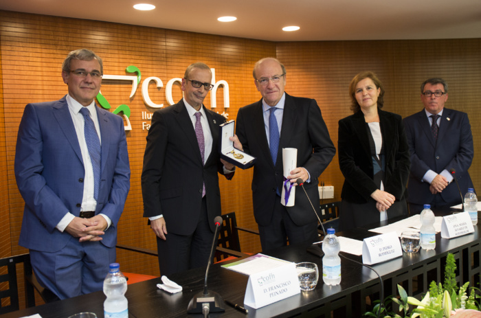 El Colegio de Farmacéuticos de Huelva invita a la población onubense a que aproveche todo el potencial sanitario que le ofrece su red provincial de oficinas de farmacia El Colegio de Farmacéuticos de Huelva invita a la población onubense a que aproveche todo el potencial sanitario que le ofrece su red provincial de oficinas de farmacia