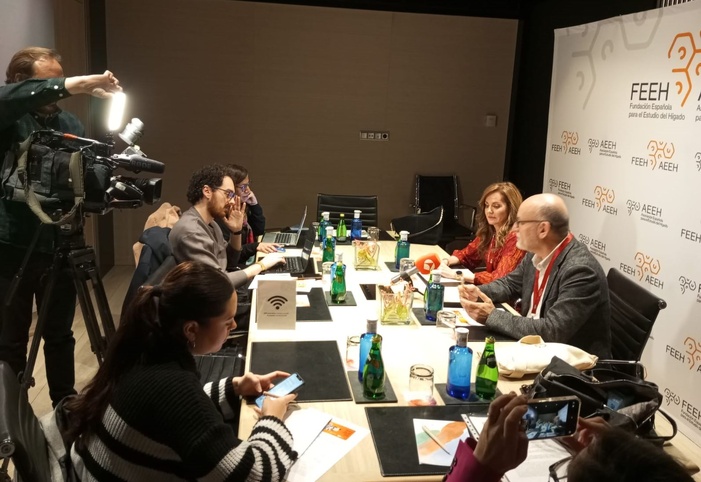 Nota de Prensa - Los Hepatólogos piden un cribado de enfermedad hepática en consumidores habituales de alcohol, independientemente de la edad Nota de Prensa - Los Hepatólogos piden un cribado de enfermedad hepática en consumidores habituales de alcohol, independientemente de la edad