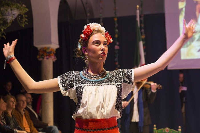 NOTA DE PRENSA: MÁS DE 1.000 ALUMNOS, PROFESORES Y PADRES RECREAN LA HISTORIA, CULTURA, CIENCIA Y GASTRONOMÍA DE MÉXICO NOTA DE PRENSA: MÁS DE 1.000 ALUMNOS, PROFESORES Y PADRES RECREAN LA HISTORIA, CULTURA, CIENCIA Y GASTRONOMÍA DE MÉXICO