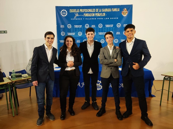 NOTA DE PRENSA: UN EQUIPO DE SAFA ANDÚJAR LOGRA LA VICTORIA EN LA LIGA DE DEBATE CELEBRADA EN ÉCIJA TRAS SUPERAR A 200 ALUMNOS DE 16 CENTROS EDUCATIVOS DE TODA ANDALUCÍA