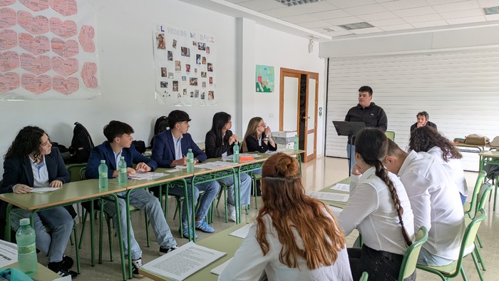 NOTA DE PRENSA: UN EQUIPO DE SAFA CÁDIZ, SUBCAMPEÓN EN LA LIGA DE DEBATE CELEBRADA EN ÉCIJA, EN LA QUE PARTICIPARON 200 ALUMNOS DE 16 CENTROS EDUCATIVOS DE TODA ANDALUCÍA