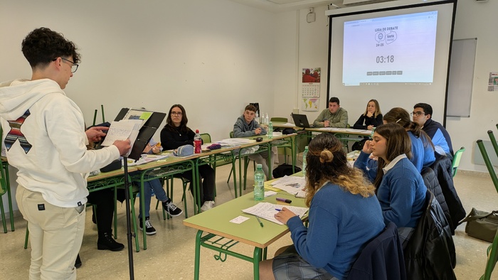 NOTA DE PRENSA: UN EQUIPO DE SAFA CÁDIZ, SUBCAMPEÓN EN LA LIGA DE DEBATE CELEBRADA EN ÉCIJA, EN LA QUE PARTICIPARON 200 ALUMNOS DE 16 CENTROS EDUCATIVOS DE TODA ANDALUCÍA
