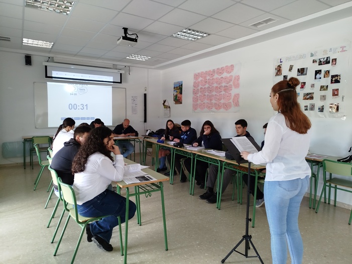 NOTA DE PRENSA: UN EQUIPO DE SAFA CÁDIZ, SUBCAMPEÓN EN LA LIGA DE DEBATE CELEBRADA EN ÉCIJA, EN LA QUE PARTICIPARON 200 ALUMNOS DE 16 CENTROS EDUCATIVOS DE TODA ANDALUCÍA