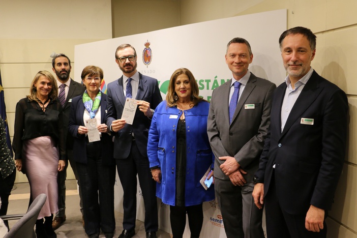 Nota de prensa - La enfermedad renal confirma su carácter de "epidemia silenciosa" y la necesidad de mayor prevención en un cribado en el Senado: casi la mitad de los senadores y trabajadores presentan factores de riesgo y la mayoría no lo sabían Nota de prensa - La enfermedad renal confirma su carácter de "epidemia silenciosa" y la necesidad de mayor prevención en un cribado en el Senado: casi la mitad de los senadores y trabajadores presentan factores de riesgo y la mayoría no lo sabían