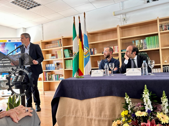 NOTA DE PRENSA (CON FOTOGRAFÍAS): SAFA FUNCADIA ACOGE LA PRESENTACIÓN DEL INNOVADOR PROYECTO H2 GREEN PW SIMULATION PARA MODERNIZAR LA FORMACIÓN PROFESIONAL EN SOLDADURA Y CALDERERÍA PARA LA INDUSTRIA DEL HIDRÓGENO VERDE