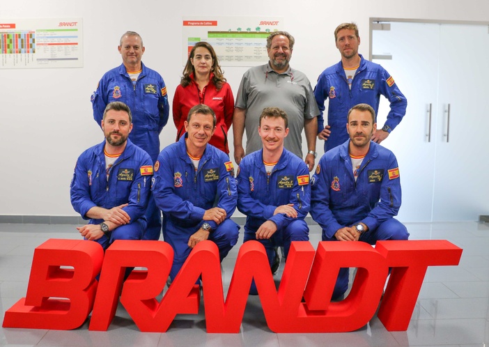 NOTA DE PRENSA: LA PATRULLA ÁGUILA VISITA LAS INSTALACIONES DE BRANDT EN CARMONA EN PLENA CELEBRACIÓN DE SU 40º ANIVERSARIO