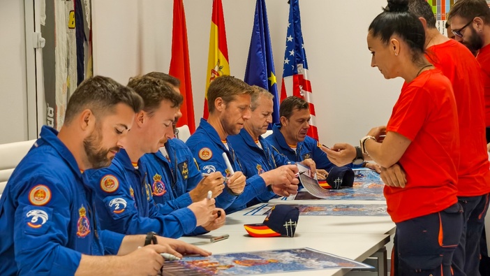 NOTA DE PRENSA: LA PATRULLA ÁGUILA VISITA LAS INSTALACIONES DE BRANDT EN CARMONA EN PLENA CELEBRACIÓN DE SU 40º ANIVERSARIO