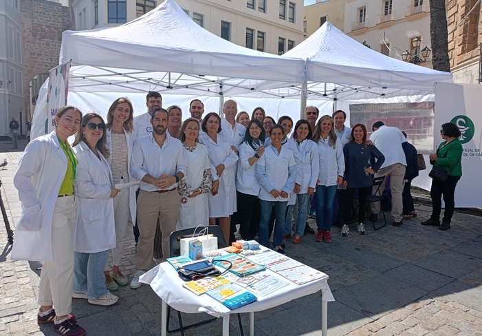 Los farmacéuticos gaditanos muestran a la población su papel como profesionales clave en el cuidado y mejora de la salud, la prevención de enfermedades y la promoción de una vida sana