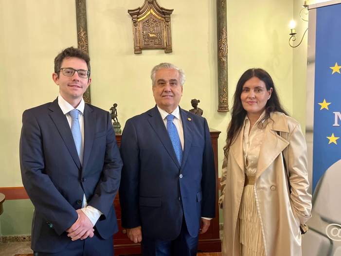 NOTA DE PRENSA: LOS DOS NUEVOS NOTARIOS DE EXTREMADURA TOMAN POSESIÓN NOTA DE PRENSA: LOS DOS NUEVOS NOTARIOS DE EXTREMADURA TOMAN POSESIÓN