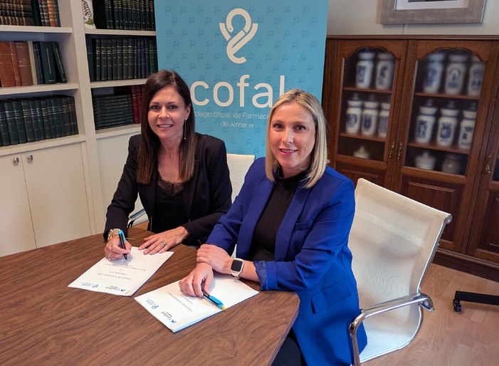 Nota de prensa - El Colegio de Farmacéuticos de Almería y Caixabank firman un convenio de colaboración para atender las necesidades financieras de las farmacias