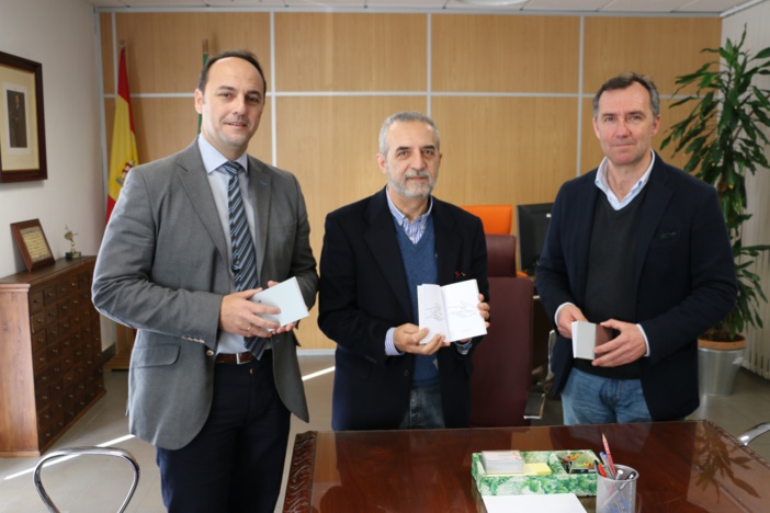 NOTA DE PRENSA: SEVILLA SE SUMA AL MOVIMIENTO INTERNACIONAL DE LAS CIUDADES COMPASIVAS, COMPROMETIDAS CON EL CUIDADO Y ACOMPAÑAMIENTO AL FINAL DE LA VIDA NOTA DE PRENSA: SEVILLA SE SUMA AL MOVIMIENTO INTERNACIONAL DE LAS CIUDADES COMPASIVAS, COMPROMETIDAS CON EL CUIDADO Y ACOMPAÑAMIENTO AL FINAL DE LA VIDA