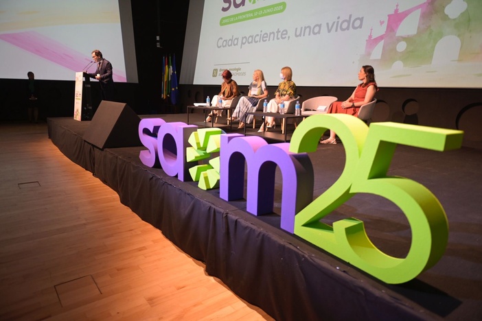 La oncología andaluza avanza en atención personalizada frente al cáncer, enfermedad de la que se diagnosticarán este año cerca de 4.000 nuevos casos en Jaén y que superarán más de la mitad de las personas afectadas