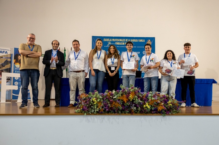 NOTA DE PRENSA: DOS GRUPOS DE ALUMNOS DE FP DE JAÉN CONSIGUEN EL PRIMER Y SEGUNDO PREMIO DE LA VIII FERIA DEL EMPRENDIMIENTO NOTA DE PRENSA: DOS GRUPOS DE ALUMNOS DE FP DE JAÉN CONSIGUEN EL PRIMER Y SEGUNDO PREMIO DE LA VIII FERIA DEL EMPRENDIMIENTO
