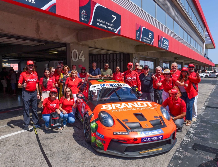 NOTA DE PRENSA: MIGUEL PALUDO Y ALAN HELLMEISTER LOGRAN EL SEGUNDO PUESTO EN PORTIMAO EN LA QUINTA ETAPA DEL CAMPEONATO ENDURENCE NOTA DE PRENSA: MIGUEL PALUDO Y ALAN HELLMEISTER LOGRAN EL SEGUNDO PUESTO EN PORTIMAO EN LA QUINTA ETAPA DEL CAMPEONATO ENDURENCE