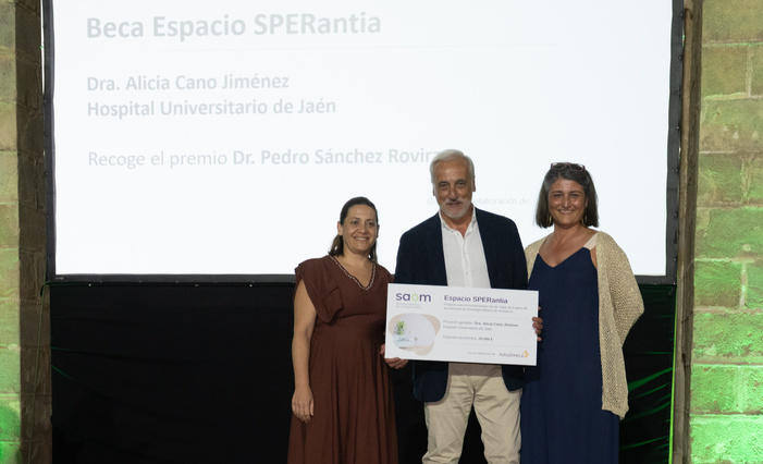 El Hospital de Jaén convertirá su sala de espera de oncología en un espacio más humanizado y confortable gracias a una beca de la Sociedad Andaluza de Oncología Médica El Hospital de Jaén convertirá su sala de espera de oncología en un espacio más humanizado y confortable gracias a una beca de la Sociedad Andaluza de Oncología Médica