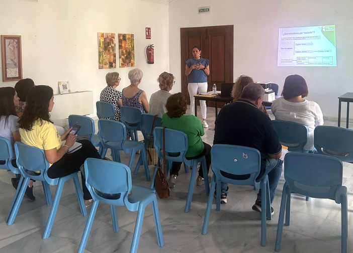 Nota de prensa - Farmacias rurales de Córdoba desarrollan sesiones formativas de educación sanitaria con pacientes para la prevención y actuación en salud mental Nota de prensa - Farmacias rurales de Córdoba desarrollan sesiones formativas de educación sanitaria con pacientes para la prevención y actuación en salud mental
