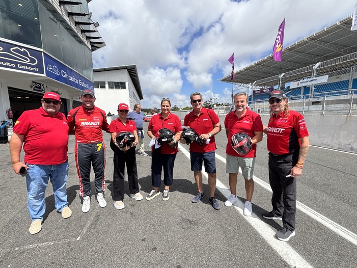 NOTA DE PRENSA: MIGUEL PALUDO, PILOTO DE BRANDT, MANTIENE SU TRAYECTORIA DE PODIOS EN LA PORSCHE CUP C6 BRASIL TRAS DOS TERCEROS PUESTOS EN ESTORIL