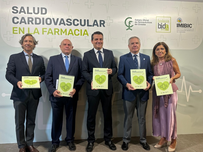 Los farmacéuticos de Córdoba, IMIBIC y Bidafarma se alían en una publicación divulgativa para potenciar la prevención de las enfermedades cardiovasculares y la mejora de la salud en la población