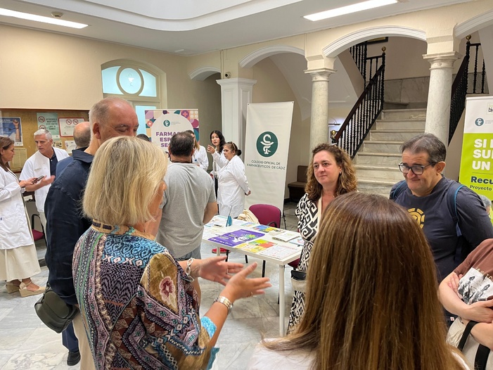 Los farmacéuticos gaditanos celebran unas jornadas de puertas abiertas para mostrar a la población sus servicios profesionales para el cuidado de la salud y la prevención de enfermedades