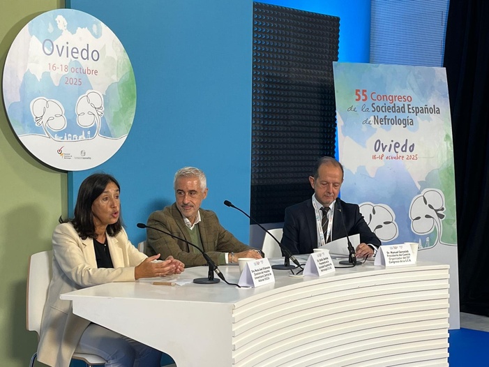 Nota - Profesionales del Hospital Central de Asturias desarrollan una nueva técnica que permite colocar mejor el catéter de la diálisis peritoneal y aumentar el éxito de esta técnica que los pacientes realizan en su domicilio para seguir viviendo