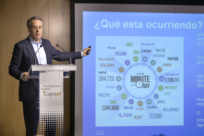 NOTA DE PRENSA: CONVERTIR A SEVILLA EN UNA SMART CITY, EL GRAN RETO DE LA PRÓXIMA DÉCADA DE EMPRESAS, INSTITUCIONES Y CIUDADANOS NOTA DE PRENSA: CONVERTIR A SEVILLA EN UNA SMART CITY, EL GRAN RETO DE LA PRÓXIMA DÉCADA DE EMPRESAS, INSTITUCIONES Y CIUDADANOS