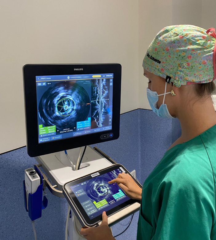 La cirugía endovascular demuestra ser segura y eficaz incluso en pacientes de edad avanzada para tratar aneurismas de la aorta complejos