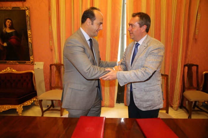 NOTA DE PRENSA//CUIDADOS PALIATIVOS: EL AYUNTAMIENTO SE ADHIERE A ‘SEVILLA CONTIGO, CIUDAD COMPASIVA’, UN PROYECTO PIONERO PARA CREAR REDES COMUNITARIAS DE CUIDADOS AL FINAL DE LA VIDA NOTA DE PRENSA//CUIDADOS PALIATIVOS: EL AYUNTAMIENTO SE ADHIERE A ‘SEVILLA CONTIGO, CIUDAD COMPASIVA’, UN PROYECTO PIONERO PARA CREAR REDES COMUNITARIAS DE CUIDADOS AL FINAL DE LA VIDA