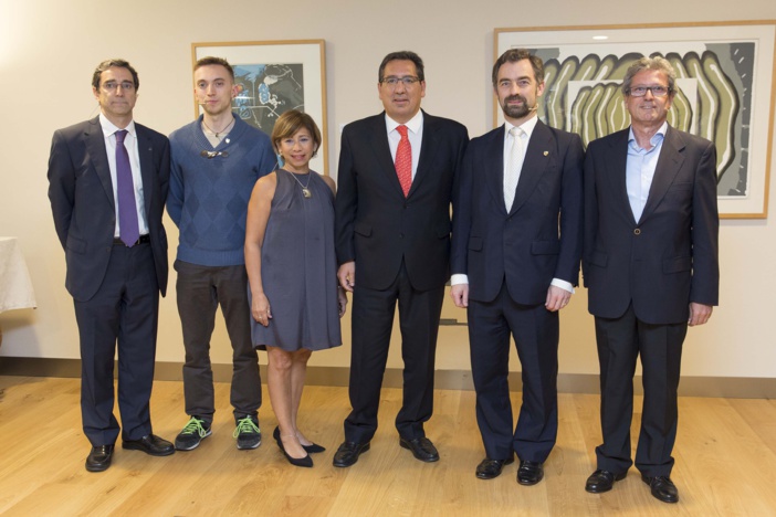 Expertos debaten en Sevilla sobre el papel decisivo de la tecnología en el modelo educativo de la próxima década Expertos debaten en Sevilla sobre el papel decisivo de la tecnología en el modelo educativo de la próxima década