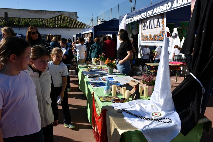 NOTA DE PRENSA: EL COLEGIO SAFA ‘RAFAELA MARÍA’ PEDRO ABAD CELEBRA SU I FERIA DEL TURISMO, UN ‘FITUR’ CON OCHO STANDS DEDICADOS A LAS PROVINCIAS ANDALUZAS NOTA DE PRENSA: EL COLEGIO SAFA ‘RAFAELA MARÍA’ PEDRO ABAD CELEBRA SU I FERIA DEL TURISMO, UN ‘FITUR’ CON OCHO STANDS DEDICADOS A LAS PROVINCIAS ANDALUZAS