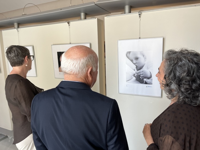 El Parlamento de Andalucía acoge una exposición fotográfica para visibilizar la lactancia materna y su impacto en la salud materno -infantil El Parlamento de Andalucía acoge una exposición fotográfica para visibilizar la lactancia materna y su impacto en la salud materno -infantil