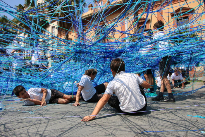 NOTA DE PRENSA: LA PUERTA DE JEREZ, LLENA DE AZUL CIELO A TRAVÉS DE 10 KILÓMETROS DE LANA NOTA DE PRENSA: LA PUERTA DE JEREZ, LLENA DE AZUL CIELO A TRAVÉS DE 10 KILÓMETROS DE LANA