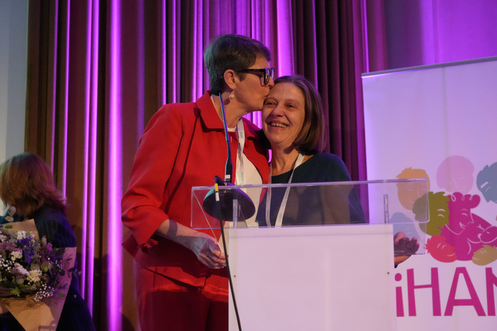 NOTA DE PRENSA: JOSEFA AGUAYO, LA DOCTORA QUE TRANSFORMÓ LAS UNIDADES NEONATALES AL INCLUIR A LAS FAMILIAS, RECIBE EL RECONOCIMIENTO DE LA IHAN, INICIATIVA IMPULSADA POR UNICEF Y LA OMS NOTA DE PRENSA: JOSEFA AGUAYO, LA DOCTORA QUE TRANSFORMÓ LAS UNIDADES NEONATALES AL INCLUIR A LAS FAMILIAS, RECIBE EL RECONOCIMIENTO DE LA IHAN, INICIATIVA IMPULSADA POR UNICEF Y LA OMS