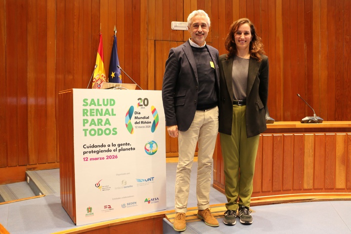 Nota de prensa DMR - Un simple análisis de sangre y orina para detectar precozmente la Enfermedad Renal Crónica podría retrasar hasta en 20 años la diálisis o el trasplante Nota de prensa DMR - Un simple análisis de sangre y orina para detectar precozmente la Enfermedad Renal Crónica podría retrasar hasta en 20 años la diálisis o el trasplante