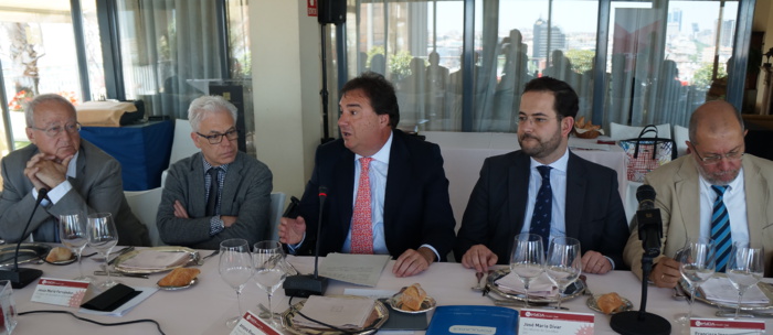 GeSIDA advierte a los partidos que España se quedará en unos años sin expertos capaces de atender a los pacientes de sida y otros virus emergentes como el zika o el ébola GeSIDA advierte a los partidos que España se quedará en unos años sin expertos capaces de atender a los pacientes de sida y otros virus emergentes como el zika o el ébola