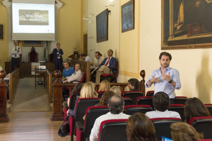 Farmacéuticos, médicos y enfermeros se dan cita en un encuentro pionero en la provincia de Sevilla con el fin de mejorar sus vínculos de comunicación y optimizar la asistencia a los pacientes Farmacéuticos, médicos y enfermeros se dan cita en un encuentro pionero en la provincia de Sevilla con el fin de mejorar sus vínculos de comunicación y optimizar la asistencia a los pacientes