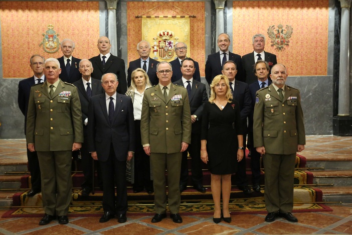 NOTA DE PRENSA: LA ORDEN DE CABALLEROS DE SAN CLEMENTE Y SAN FERNANDO CONCEDE SU MEDALLA DE HONOR AL TENIENTE GENERAL CARLOS MELERO Y CLAUDIO NOTA DE PRENSA: LA ORDEN DE CABALLEROS DE SAN CLEMENTE Y SAN FERNANDO CONCEDE SU MEDALLA DE HONOR AL TENIENTE GENERAL CARLOS MELERO Y CLAUDIO
