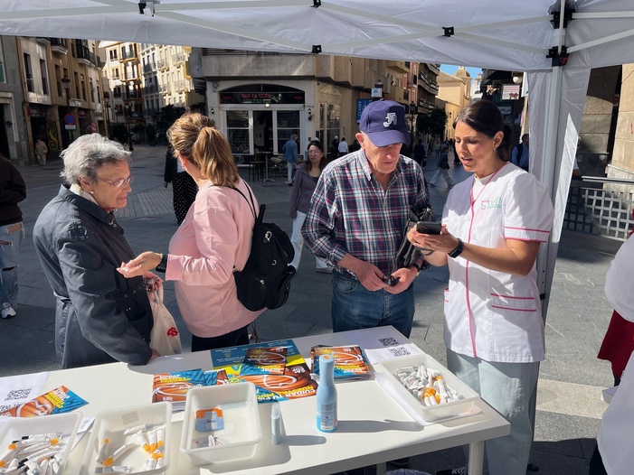 No todos los fotoprotectores sirven para cualquier piel ni se aplican igual: los farmacéuticos onubenses explican cómo protegerse correctamente del sol