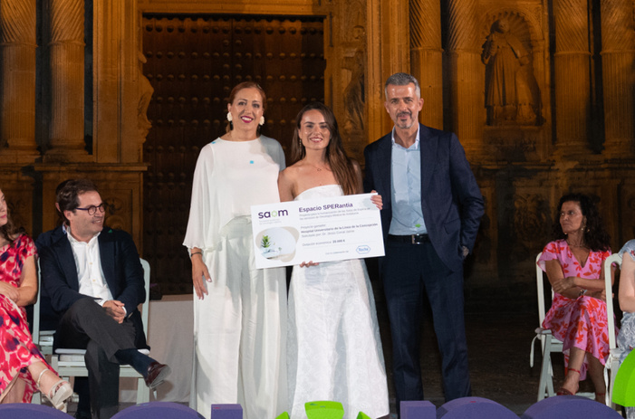 El Hospital de la Línea de la Concepción transformará su sala de espera de oncología en un espacio más humanizado y confortable gracias a una ayuda de la Sociedad Andaluza de Oncología Médica El Hospital de la Línea de la Concepción transformará su sala de espera de oncología en un espacio más humanizado y confortable gracias a una ayuda de la Sociedad Andaluza de Oncología Médica