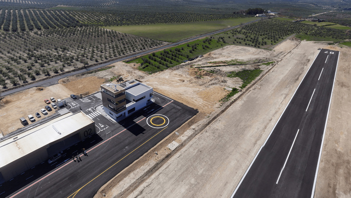 Nota de prensa CATEC - CATEC obtiene el Certificado de Operador Ligero de UAS (LUC) concedido por AESA en España y refuerza su capacidad para realizar ensayos y vuelos avanzados con drones